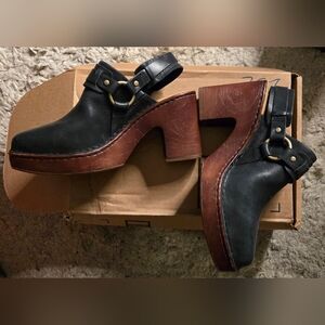 Born Shoes Women Slingback Clogs